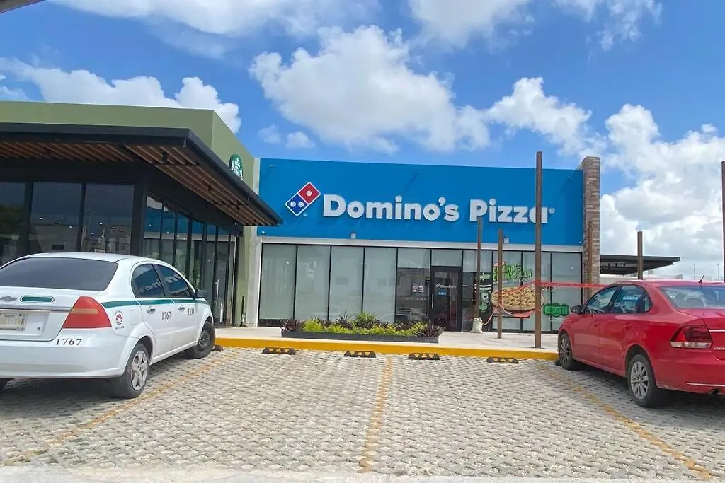 Departamento Cerca Del Aeropuerto カンクン アパート